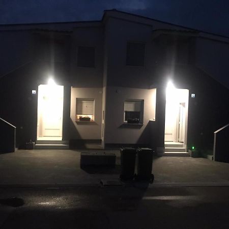 Apartman Petra 1 ヴィル エクステリア 写真